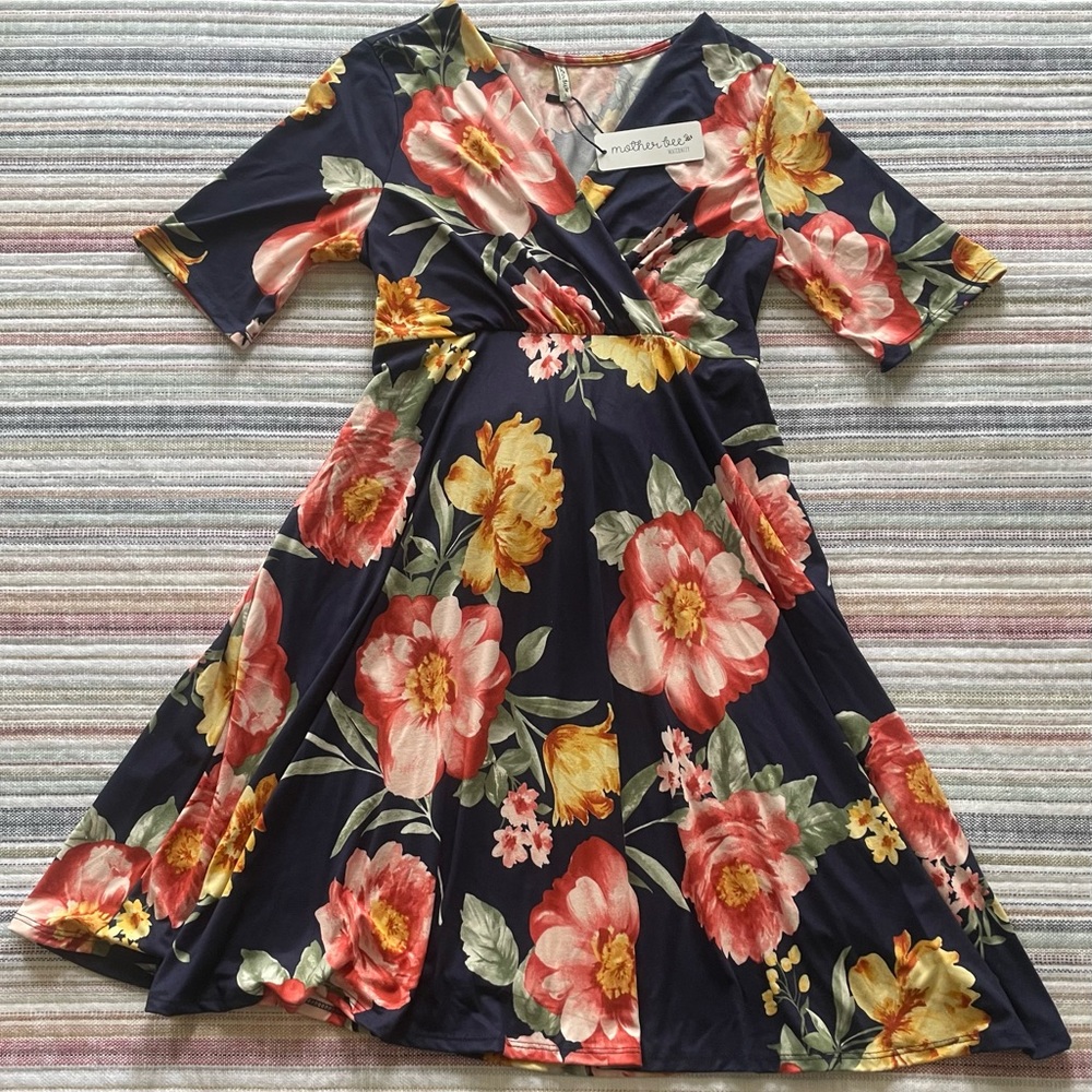 NWT!! FLORAL MATERNITY DRESS 🌸